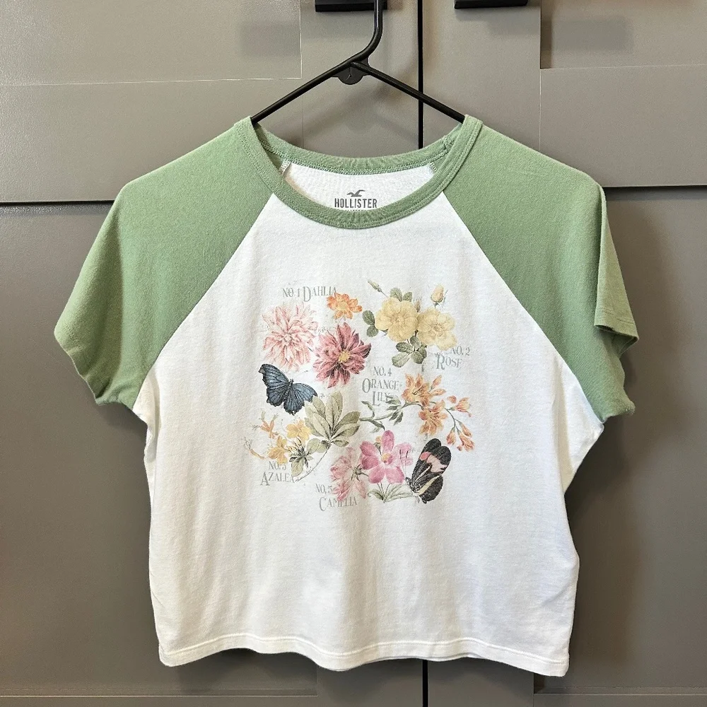 Hollister Medium Flowered Crop Top - Picture 1 of 3